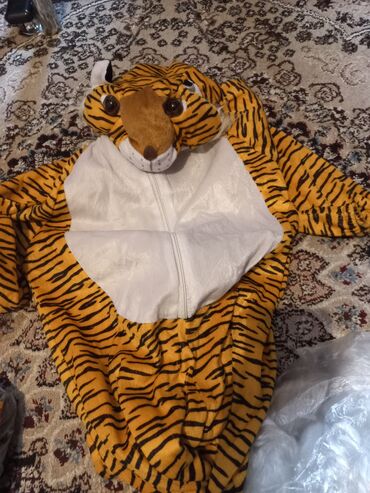 новогодний костюм для взрослых: Карнавальные костюмы и аксессуары костюмы распродажа есть новые и бу