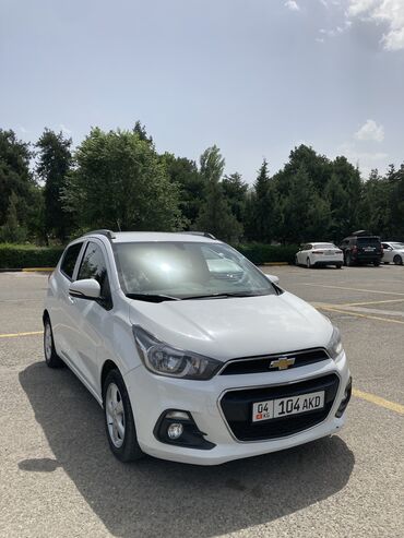 авто в рассрочку в бишкеке без первоначального взноса: Chevrolet Spark: 2015 г., 1 л, Вариатор, Бензин, Хетчбек