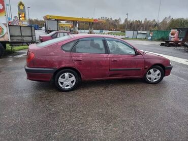 Toyota: Toyota Avensis: 1998 г., 1.8 л, Механика, Бензин, Хэтчбэк