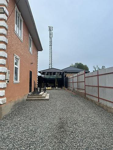 дом двух этажный: 6 комнат и более, 250 м², 5 соток, Каракол, Собственник — 2