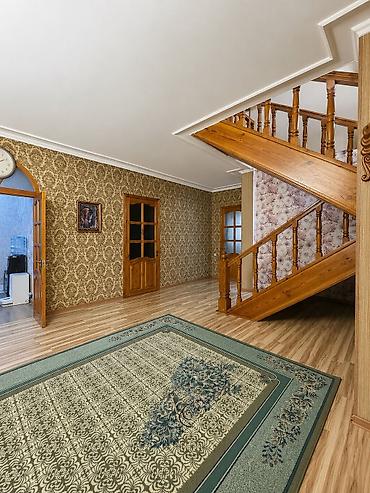 Долгосрочная аренда домов: 220 м², 8 комнат — 3
