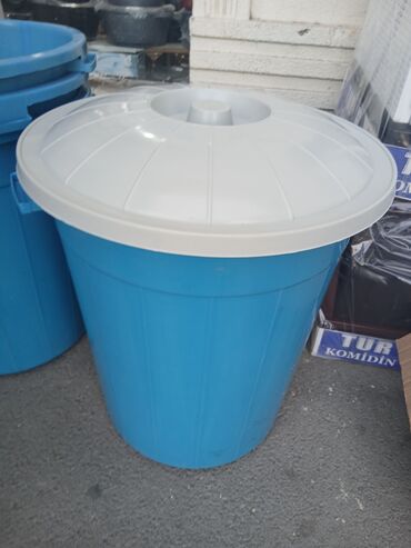 metbex bicaqlari: Mavi plastik çən/qutu – qapaqlı - Material: möhkəm plastik (PE) -