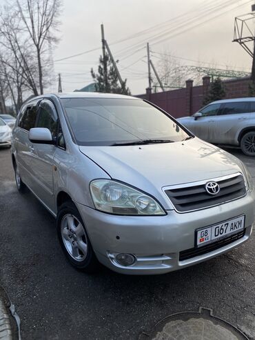 Toyota: Toyota Ipsum: 2002 г., 2.4 л, Автомат, Газ, Минивэн