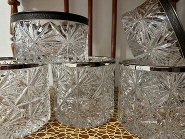 хрустальные наборы: Хрустальные вазы с мельхиоровыми ободками