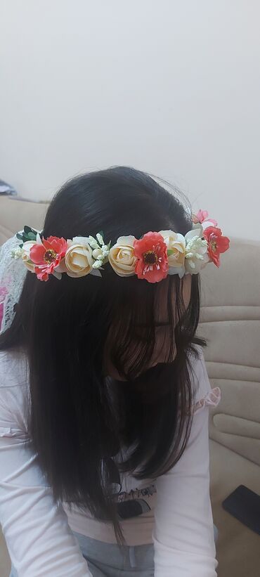 Saç aksesuarları: Celengler her biri 10 azn — 13