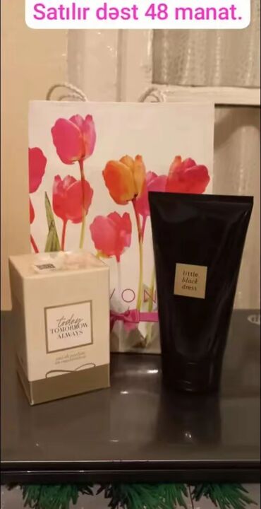 Ətriyyat: Oriflame brendinin "Dancing Lady Hypnotic Night" ətri. Bu ətir 50 ml — 60