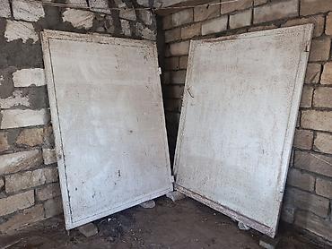 metal: Dəmir qalın qaraj qapısı.Uzunlugu 2.5 m.Hundurluk 1.90 m.Karkas qalın — 1