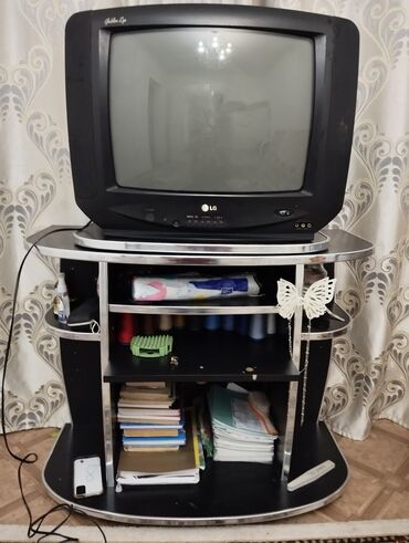 пульт для телевизора hyundai: Продаю телевизор в рабочем состоянии,вместе ресиверем,подставка в