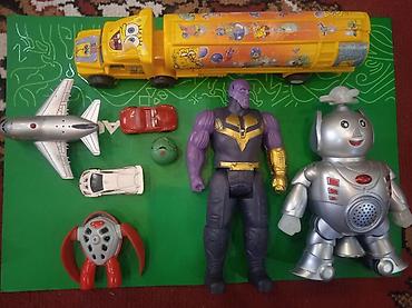 Другие игровые комплексы: Детские игрушеки транспорт и герои Состав: - Разнообразные машинки — 2