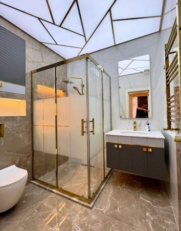 Duş kabinaları, arakəsmələr: Yeni Arakəsmə, Künc üçün, Pulsuz çatdırılma, Ünvandan götürmə — 5