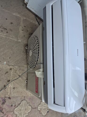 Fri aparatları: Kondisioner 40-45 kv. m