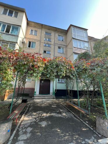 ырыскы ресторан заря: 3 комнаты, 58 м², 105 серия, 2 этаж, Старый ремонт