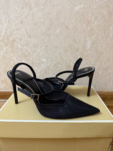 zara prsluk sa dva lica: Tuflilər, Zara, Ölçü: 38, rəng - Qara, İşlənmiş