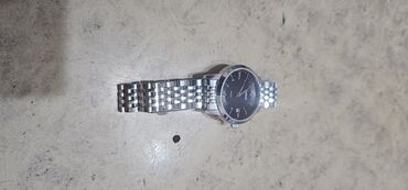 женские наручные часы: Продам б/у наручные часы в Рабочем состоянии состояние хорошее фирма