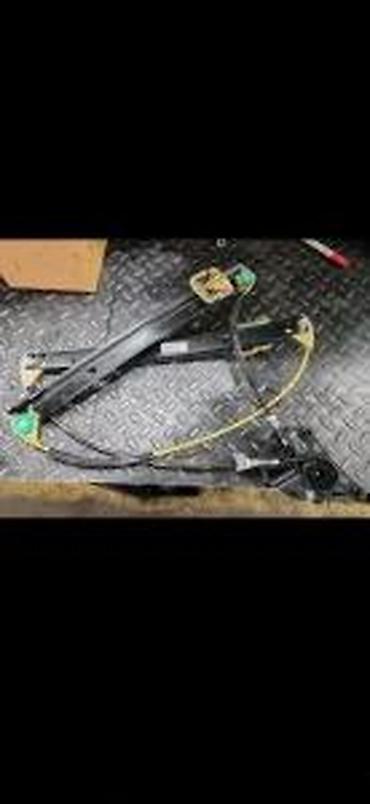 baterijski: AUDI Q3 DELOVI PODIZAC STAKLA PREDNJIN8U0837462 | Audi a1  a3 a4 a5 — 1