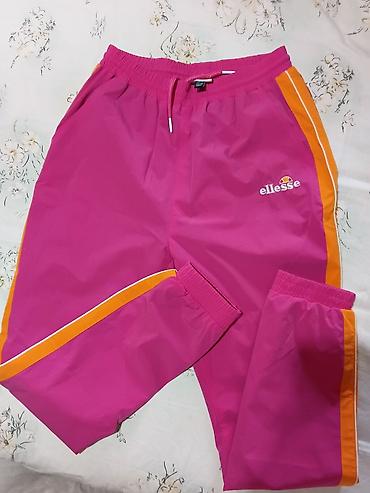 Donji deo: Ellesse ženske trenerke/pantalone - Model: SGEQ 8451 (etiketa SS020) — 1