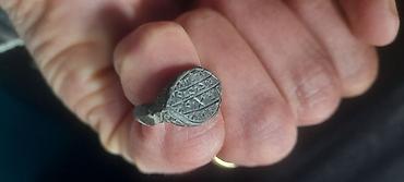 qizil uezuek type 1: 9-11 əsrə aid. 250 azn. real alıcı narahat eləsin — 1