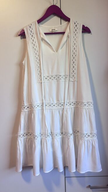 haljine od satena: Nova bela leprsava haljinica, Koton, nikada nosena, vel. 38( odgovara