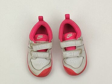buty sportowe nike chłopięce: Buty sportowe Nike, 25, Używany