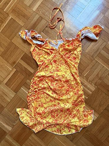 kuglice: Ženska letnja haljina – žuto/crvena floralna - Kroj: struk naglašen — 1