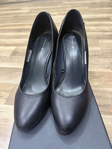 Tuflilər: Tommy Hilfiger qadın ayaqqabıları – dəst 1) Klassik qara hündürdaban — 4