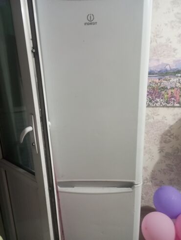 холодильники где: Холодильник Indesit, Б/у, Двухкамерный, No frost, 90 * 180 * 90