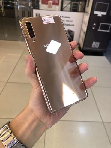 телефон а 7: Samsung Galaxy A7 2018, Б/у, 64 ГБ, цвет - Золотой, 1 SIM, 2 SIM