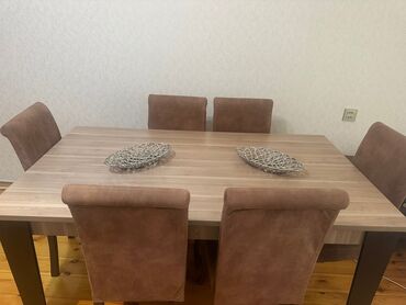 ГАЗ: Madeyra Masa dəsti satılır 300₼. Yaxşı vəziyyətdədir. Heç bir problemi