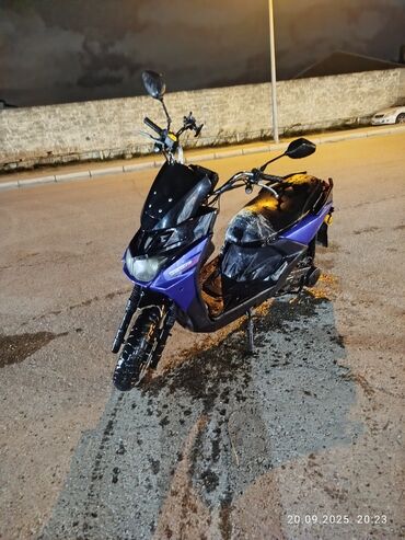 İnformatika: Şəhər içi rahat sürüş üçün sport tipli skuter/moped. Texniki və