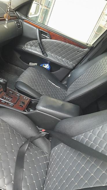 mercedes e 200: Mercedes-Benz E-Class (W210), gümüşü rəng. - Kuzov: sedan, 4 qapı - — 6