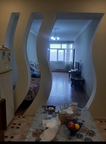 mərdəkanda kirayə: 1 otaqlı mənzil – studiya üslubunda planlama - Geniş zal və yataq