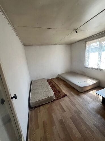 продам дом дешево срочно: 23 кв. м, 1 бөлмө, Жылуу пол, Брондолгон эшиктер, Забор, тосулган