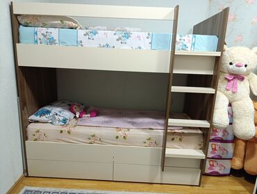 İkimərtəbəli uşaq çarpayıları: Oğlan və qız üçün, Çarpayı, Matras ilə, Siyirməli, MDF