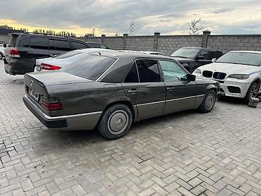 bud e9: Mercedes-Benz W124: 1991 г., Механика, Бензин, Седан — 2