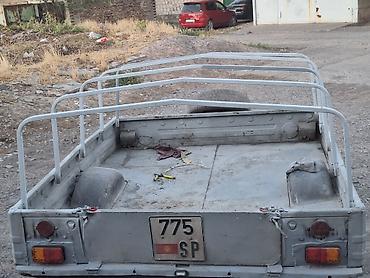 Другой транспорт: Прицеп легковой. Днище переварено, стоят усиленные пружины, электрика — 3