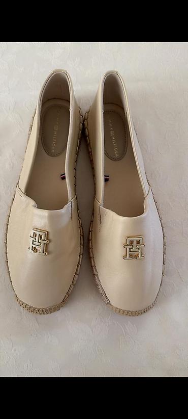 hilfiger: Tommy Hilfiger, Ölçü: 37, rəng - Bej, Yeni — 1