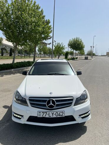 mersedes 4 göz: Mercedes-Benz C 180: 2.5 l | 2014 il Sedan