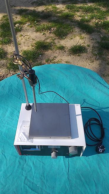 Ostali medicinski proizvodi: Magnetna mešalica sa grejnom pločom i kontrolnom sondom Steinberg — 1