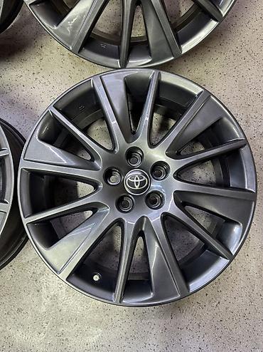 23 525: Литые Диски R 19 Toyota, Комплект, отверстий - 5, Б/у — 6