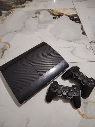 playstation iş: Ps 3 2 pult ustunde yediye 
23 oyun isteye gore oyun yaza bilerikk