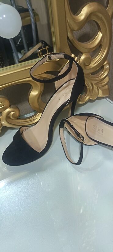 Çəkmələr: Ölçü: 38, İşlənmiş — 16