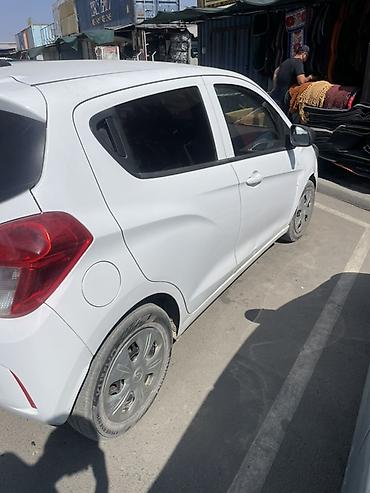 lada niva: Chevrolet Spark: 2018 г., 1 л, Автомат, Бензин, Хэтчбэк — 4
