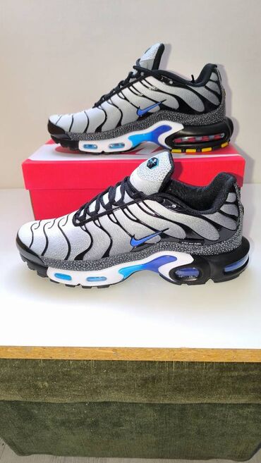 elegantne muske kosulje: Nike Air Max TN Kiss My Airs Velicine 42-45 pisite na viberu, saljem