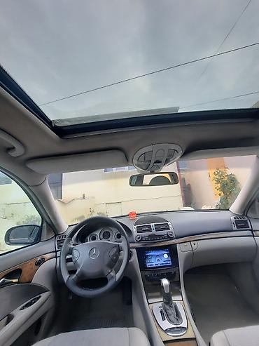 Mercedes-Benz: Mercedes-Benz E-Class: 2.7 l | 2002 il Sedan — 6