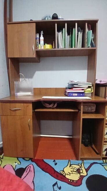 бак нержевейка: Компьютерный стол, С полками, ЛДСП