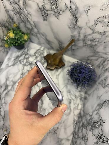 Apple iPhone: IPhone 11 — 8