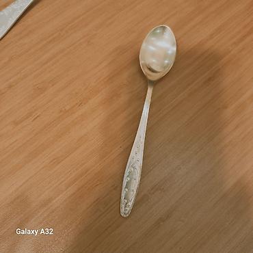 çaydan qiymətləri: Gümüş Qaşıqlar qədimi. 12 ədəd xörək qaşığı, 6+6 çay qaşığı. Xörək — 3