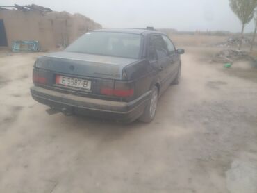 инструмент в рассрочку: Volkswagen Passat: 1992 г., 2 л, Механика, Газ, Седан