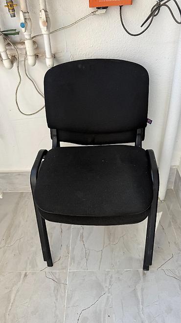 Ofis oturacaqları: Ofis oturacağı – 4 ədəd - Rəng: qara - Karkas: möhkəm metal ayaqlar — 2