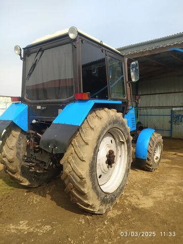 Traktorlar: Belarus 892 traktoru - Güclü universal kənd təsərrüfatı traktoru - Ön — 1